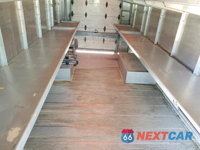 Zdjęcie 10 z 12 samochodu: 2020 FREIGHTLINER CHASSIS M LINE WALK-IN VAN VIN:4UZAC2EA8LCMK0273 - miniatura