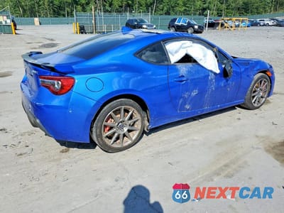 Trzecie zdjęcie samochodu z tyłu: 2020 SUBARU BRZ LIMITED VIN:JF1ZCAC13L9701016 - miniatura