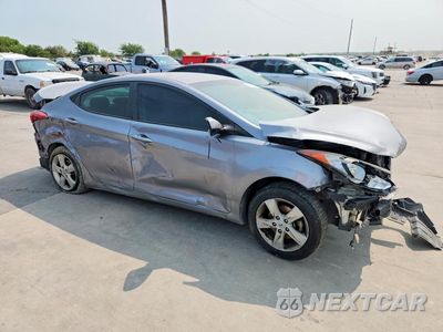 Czwarte zdjęcie samochodu z boku: 2013 HYUNDAI ELANTRA GLS VIN:KMHDH4AE9DU812922 - miniatura