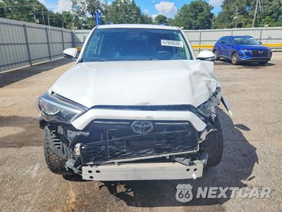 Piąte zdjęcie samochodu w środku: 2020 TOYOTA 4RUNNER SR5 PREMIUM VIN:JTEZU5JR0L5215161 - miniatura