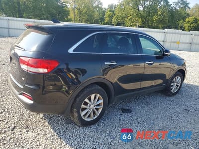 Trzecie zdjęcie samochodu z tyłu: 2018 KIA SORENTO LX VIN:5XYPGDA38JG383319 - miniatura