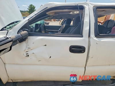 Zdjęcie 7 z 12 samochodu: 2006 CHEVROLET SILVERADO K1500 VIN:1GCEK19B56Z110380 - miniatura