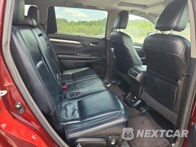 Zdjęcie 11 z 13 samochodu: 2016 TOYOTA HIGHLANDER XLE VIN:5TDJKRFH5GS317201 - miniatura
