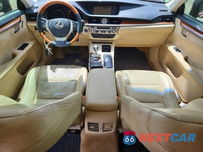 Zdjęcie 8 z 12 samochodu: 2013 LEXUS ES 300H VIN:JTHBW1GG3D2021496 - miniatura