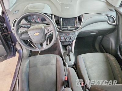 Zdjęcie 8 z 13 samochodu: 2019 CHEVROLET TRAX LS VIN:3GNCJKSB4KL116299 - miniatura