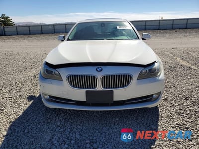 Piąte zdjęcie samochodu w środku: 2012 BMW 550 XI VIN:WBAFU9C5XCC788019 - miniatura