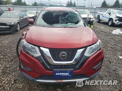 Piąte zdjęcie samochodu w środku: 2019 NISSAN ROGUE SV VIN:5N1AT2MV1KC722152 - miniatura