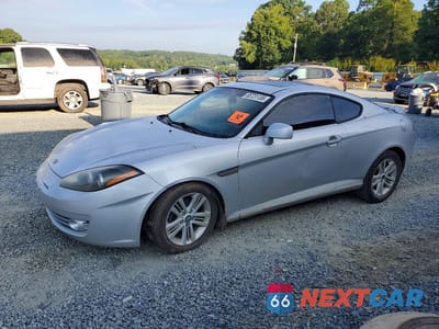 2008 HYUNDAI TIBURON GS KMHHM66DX8U265366 - główne zdjęcie licytacji z USA - miniatura
