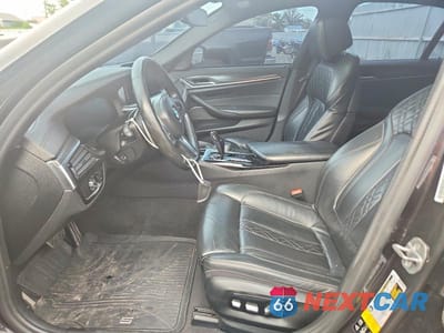 Zdjęcie 7 z 13 samochodu: 2021 BMW M550XI VIN:WBA13BK00MCG24129 - miniatura