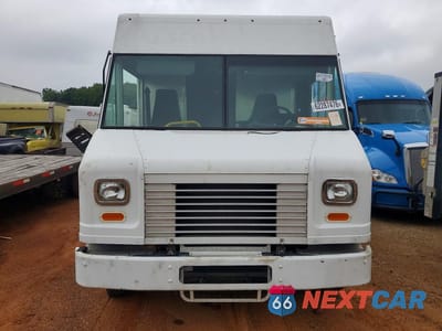 Piąte zdjęcie samochodu w środku: 2019 FORD F59 DELIVERY VAN VIN:1F65F5KY2K0A10183 - miniatura