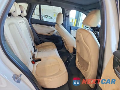 Zdjęcie 11 z 13 samochodu: 2017 BMW X1 VIN:WBXHT3Z35H4A53635 - miniatura