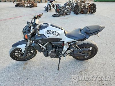 Trzecie zdjęcie samochodu z tyłu: 2015 YAMAHA FZ07 VIN:JYARM06E3FA000569 - miniatura