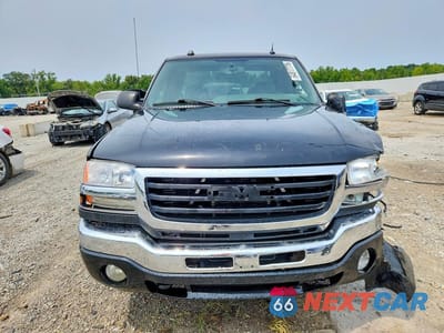 Piąte zdjęcie samochodu w środku: 2004 GMC SIERRA K2500 HEAVY DUTY VIN:1GTHK29174E213122 - miniatura