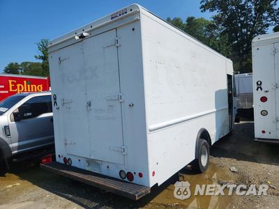 Trzecie zdjęcie samochodu z tyłu: 2012 FORD E450 DELIVERY VAN VIN:1FC4E4KLXCDB11072 - miniatura