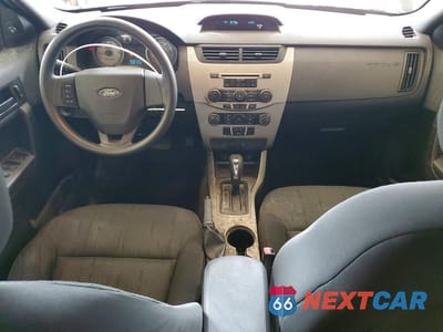 Zdjęcie 8 z 12 samochodu: 2010 FORD FOCUS SE VIN:1FAHP3FN0AW248658 - miniatura