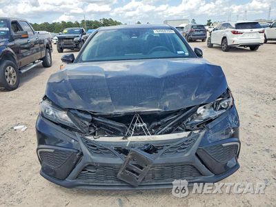 Piąte zdjęcie samochodu w środku: 2024 TOYOTA CAMRY SE VIN:4T1G11AK2RU234756 - miniatura