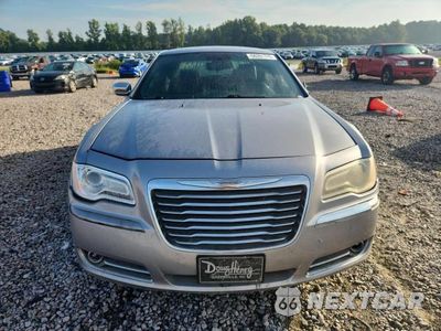 Piąte zdjęcie samochodu w środku: 2014 CHRYSLER 300C VIN:2C3CCAKG3EH253180 - miniatura