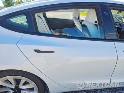 Zdjęcie 10 z 12 samochodu: 2022 TESLA MODEL 3 VIN:5YJ3E1EB1NF180922 - miniatura