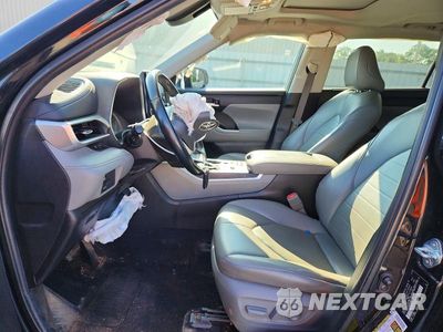 Zdjęcie 7 z 13 samochodu: 2022 TOYOTA HIGHLANDER XLE VIN:5TDGZRAH8NS121635 - miniatura