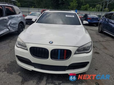 Piąte zdjęcie samochodu w środku: 2015 BMW 750 I VIN:WBAYA8C52FD825364 - miniatura