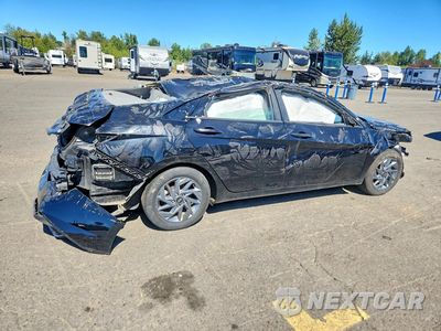 Trzecie zdjęcie samochodu z tyłu: 2024 HYUNDAI ELANTRA SEL VIN:KMHLM4DG2RU750467 - miniatura