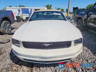 Piąte zdjęcie samochodu w środku: 2007 FORD MUSTANG VIN:1ZVFT84N875270111 - miniatura