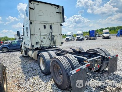 Drugie zdjęcie samochodu z przodu: 2013 FREIGHTLINER CASCADIA SEMI TRUCK VIN:1FUJGLBG7DLFH6143 - miniatura