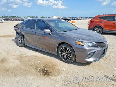 Czwarte zdjęcie samochodu z boku: 2018 TOYOTA CAMRY L VIN:4T1B11HK2JU084653 - miniatura