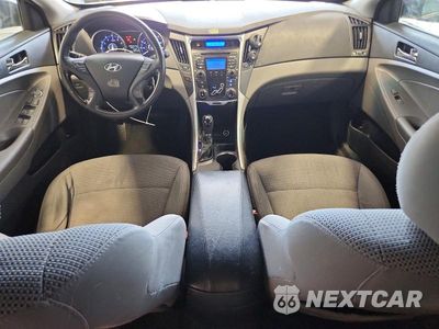 Zdjęcie 8 z 13 samochodu: 2011 HYUNDAI SONATA GLS VIN:5NPEB4AC3BH052423 - miniatura
