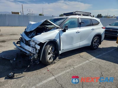 2022 TOYOTA HIGHLANDER HYBRID XLE 5TDHBRCH5NS545747 - główne zdjęcie licytacji z USA - miniatura