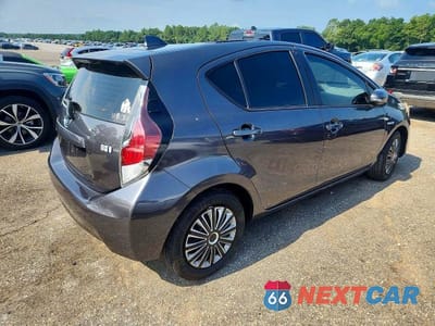 Trzecie zdjęcie samochodu z tyłu: 2016 TOYOTA PRIUS C TWO VIN:JTDKDTB34G1138229 - miniatura