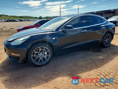 2019 TESLA MODEL 3 5YJ3E1EA9KF305460 - główne zdjęcie licytacji z USA - miniatura