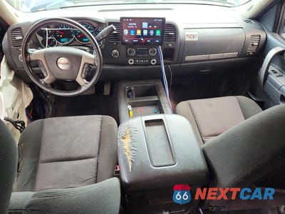 Zdjęcie 8 z 12 samochodu: 2011 GMC SIERRA K1500 SLE VIN:1GTR2VE3XBZ197811 - miniatura