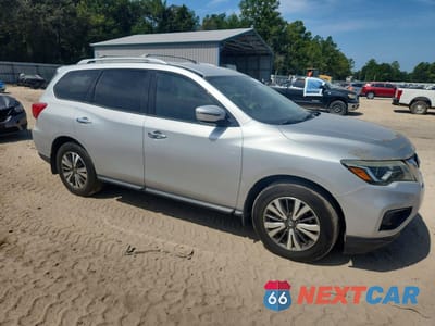 Czwarte zdjęcie samochodu z boku: 2017 NISSAN PATHFINDER S VIN:5N1DR2MN6HC674247 - miniatura