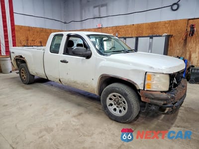 Czwarte zdjęcie samochodu z boku: 2009 CHEVROLET SILVERADO K1500 VIN:1GCEK19J19E103753 - miniatura
