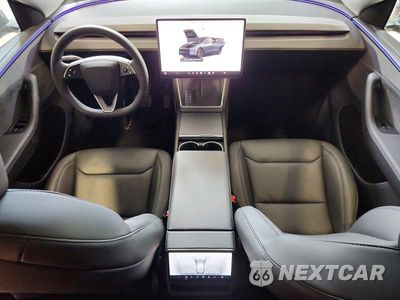 Zdjęcie 8 z 13 samochodu: 2026 TESLA MODEL Y VIN:7SAYGDEE8TA400338 - miniatura