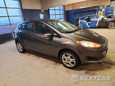 Czwarte zdjęcie samochodu z boku: 2015 FORD FIESTA SE VIN:3FADP4EJ8FM213019 - miniatura