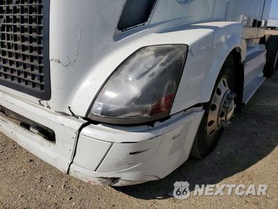 Zdjęcie 13 z 13 samochodu: 2017 VOLVO VNL SEMI TRUCK VIN:4V5N99UG8HN972189 - miniatura