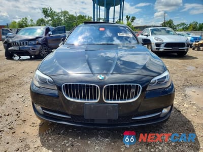 Piąte zdjęcie samochodu w środku: 2011 BMW 550 XI VIN:WBAFU9C55BC278062 - miniatura