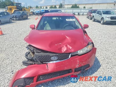 Piąte zdjęcie samochodu w środku: 2013 KIA FORTE EX VIN:KNAFU4A2XD5711345 - miniatura