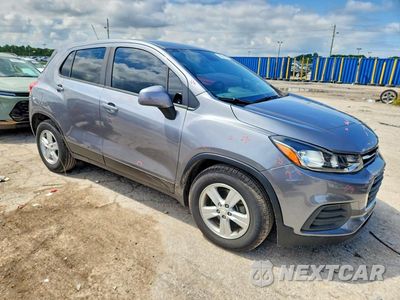 Czwarte zdjęcie samochodu z boku: 2020 CHEVROLET TRAX LS VIN:3GNCJKSB2LL298425 - miniatura
