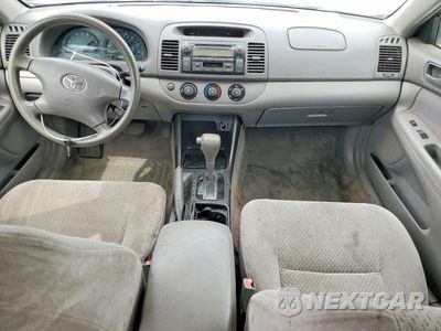 Zdjęcie 8 z 12 samochodu: 2002 TOYOTA CAMRY LE VIN:JTDBE32K620092471 - miniatura