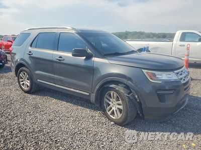 Czwarte zdjęcie samochodu z boku: 2018 FORD EXPLORER XLT VIN:1FM5K8D82JGB30672 - miniatura