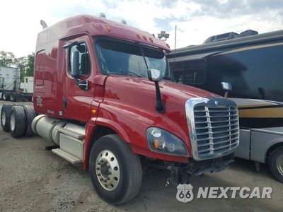 Czwarte zdjęcie samochodu z boku: 2016 FREIGHTLINER CASCADIA 125 SEMI TRUCK VIN:1FUJGLD53GLGW3901 - miniatura