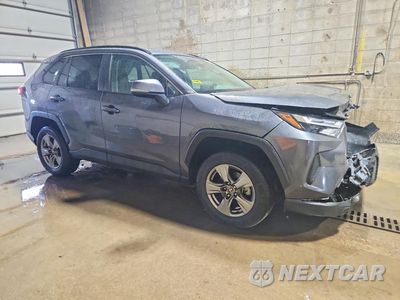 Czwarte zdjęcie samochodu z boku: 2024 TOYOTA RAV4 XLE VIN:2T3P1RFV6RC481451 - miniatura