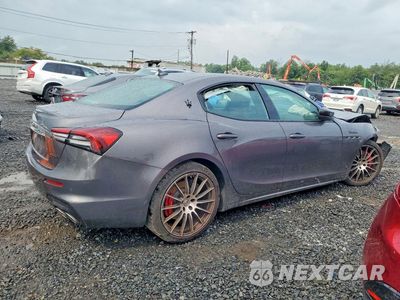 Trzecie zdjęcie samochodu z tyłu: 2024 MASERATI GHIBLI MODENA VIN:ZAM57YTM4RX451432 - miniatura