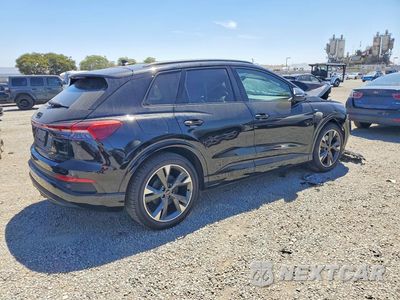 Trzecie zdjęcie samochodu z tyłu: 2025 AUDI Q4 E-TRON PREMIUM VIN:WA1KUBFZ6SP044202 - miniatura