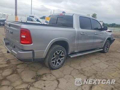Trzecie zdjęcie samochodu z tyłu: 2025 RAM 1500 LARAMIE VIN:1C6SRFJP8SN585288 - miniatura
