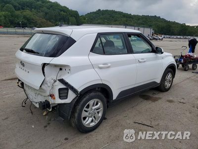 Trzecie zdjęcie samochodu z tyłu: 2021 HYUNDAI VENUE SE VIN:KMHRB8A34MU065940 - miniatura