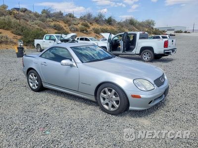 Czwarte zdjęcie samochodu z boku: 2002 MERCEDES-BENZ SLK 230 KOMPRESSOR VIN:WDBKK49FX2F262396 - miniatura